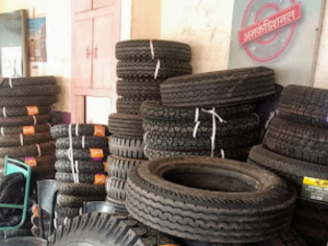 laxmi-tyre-00